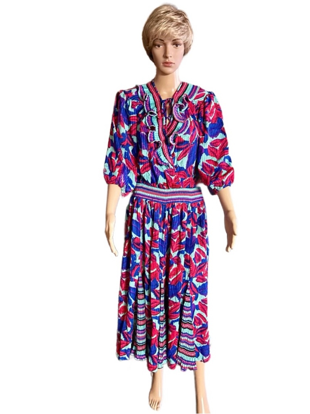 Diane Freis ~ Medium ~ Vintage ~ Blue/Purple ~ Floral ~ Ruffles & Tie Boho Dress